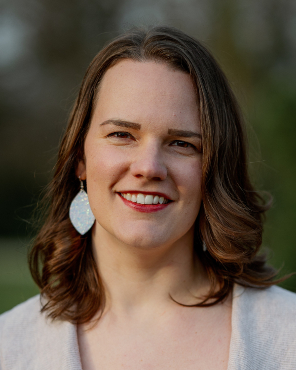 Betsy Headshot